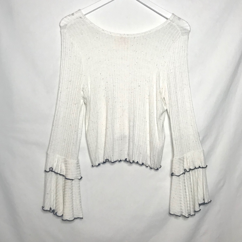 MAKE AN OFFER! Gianni Bini GB Bell Sleeve Top